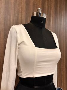 PRETTY LITTLE THING Crop Top