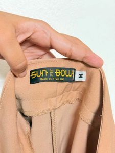 y2k tan mini skirt with built-in shorts🫶🏼