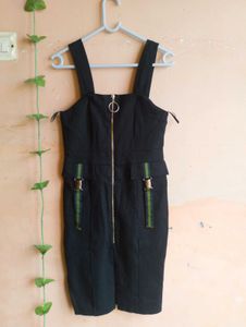 ❤️Size S to L Black Jumper Dress with Zipper Detai