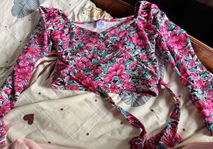 Floral Print Puff Sleeve Crop Top