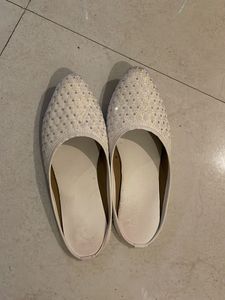 White Embellished Juttis