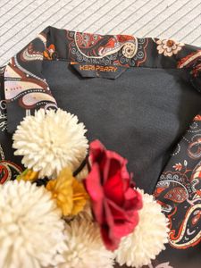 Stylish Black Paisley Print Top