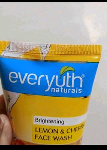 Everyuth Naturals Brightening Face Wash