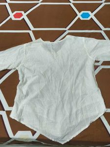 Elegant White Embroidered Kurta