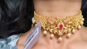 Exquisite Peacock Design Kundan Jewellery Set