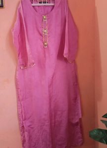 Elegant Pink Embroidered Kurta