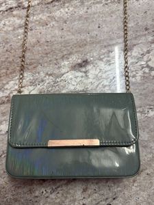 Shiny Green Chain Clutch