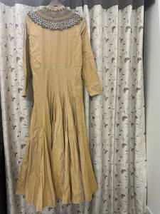 gown