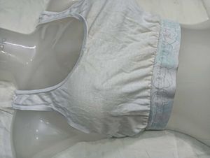 Comfortable 💛 White Sports Bra