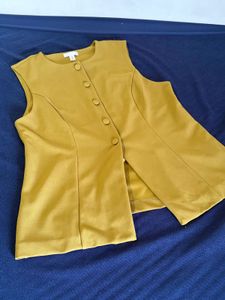 H&amp;M Olive Sleeveless Waistcoat
