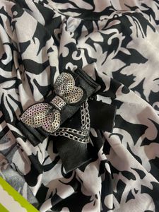 ✨Flash Sale✨Black &amp; White Butterfly Top