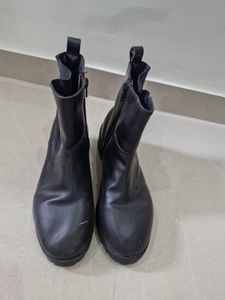 Black Chelsea Boots