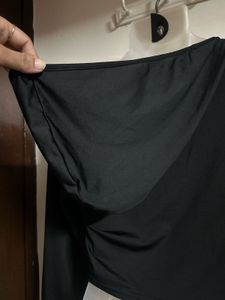 Black Long Sleeve Crop Top