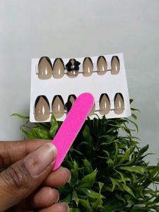 Black V-Tip Press-On Nails
