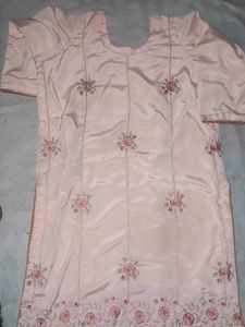 Elegant Pink Embroidered Kurta