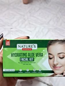 Natures Hydrating Aloe Vera Facial Kit