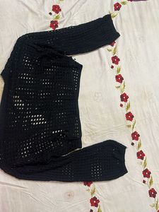 Chic Black Cropped Crochet Top