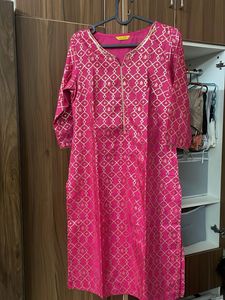 Elegant Pink Kurta with Gold Print