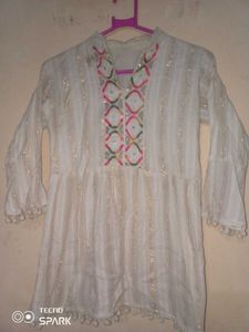 Elegant White Embroidered Kurta