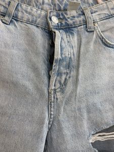 Trendy Ripped Light Wash Jeans