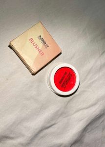 INSIGHT Blusher for a Radiant Glow
