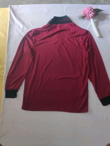 Maroon V-Neck T shirt in full arm,👚