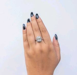 Sparkling Square Cut Ring