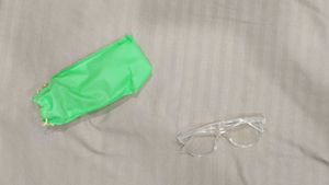 Clear Frame Fashion Glasses