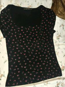 Black Floral Top 💗🖤
