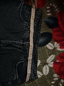 Distressed Wide Leg Jeans