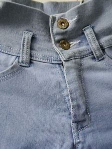 158.Light Wash Embellished Jeans(26inch)