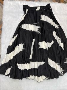 COMBO Bohemian Print Pleated Maxi Skirt