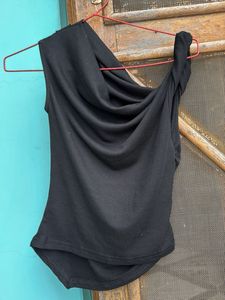 black shoulder drop fitted top