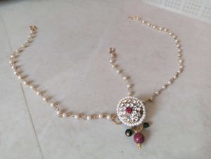 Elegant Maang Tikka