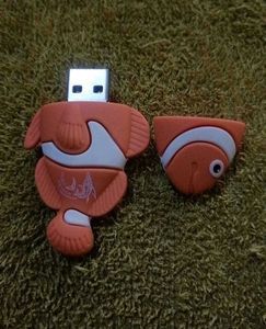 Clownfish USB 2.0 Flash Drive - 4GB Pen-Drive