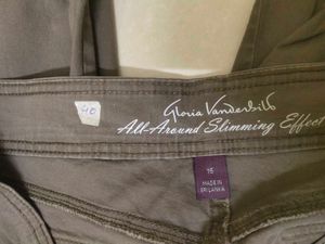 Imported Gloria Vanderbilt Capri