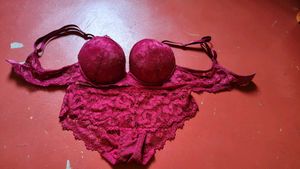 Lace Bra and Panty Set
