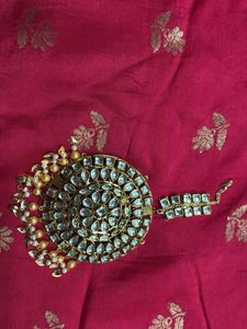 Elegant Kundan Maang Tikka