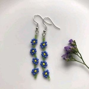 Blue Flower Beaded Dangle Earrings🪻