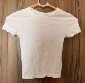 Fitted h&amp;m white crop top