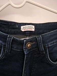 LEVI'S DARK BLUE JEANS FOR MEN • 30 INCH WAIST