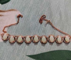 Vintage-Style Stone Choker