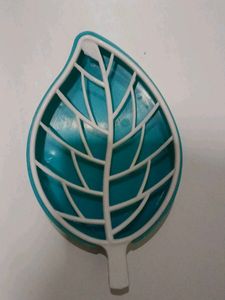 stylish leaf-shaped soap case