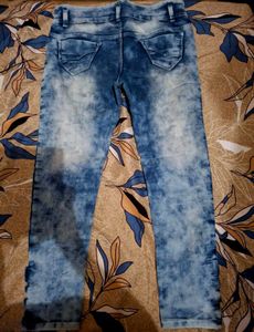Trendy Cut-Out Flare Jeans