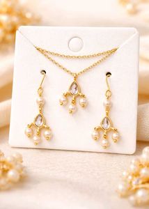 Elegant Pearl &amp; Crystal Jewellery Set