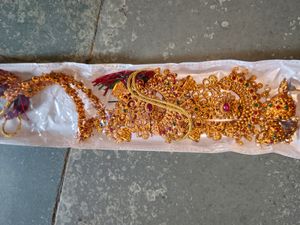 Gold Jewellery Design Set With Beautiful Jumkha