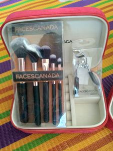 Faces Canada Combo Set Of 2