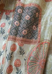 Beautiful Floral Print Saree