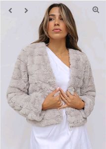Faux Fur Jacket - Cozy and Stylish
