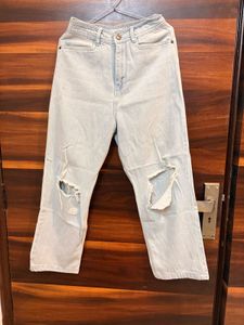 Light Wash Ripped Jeans